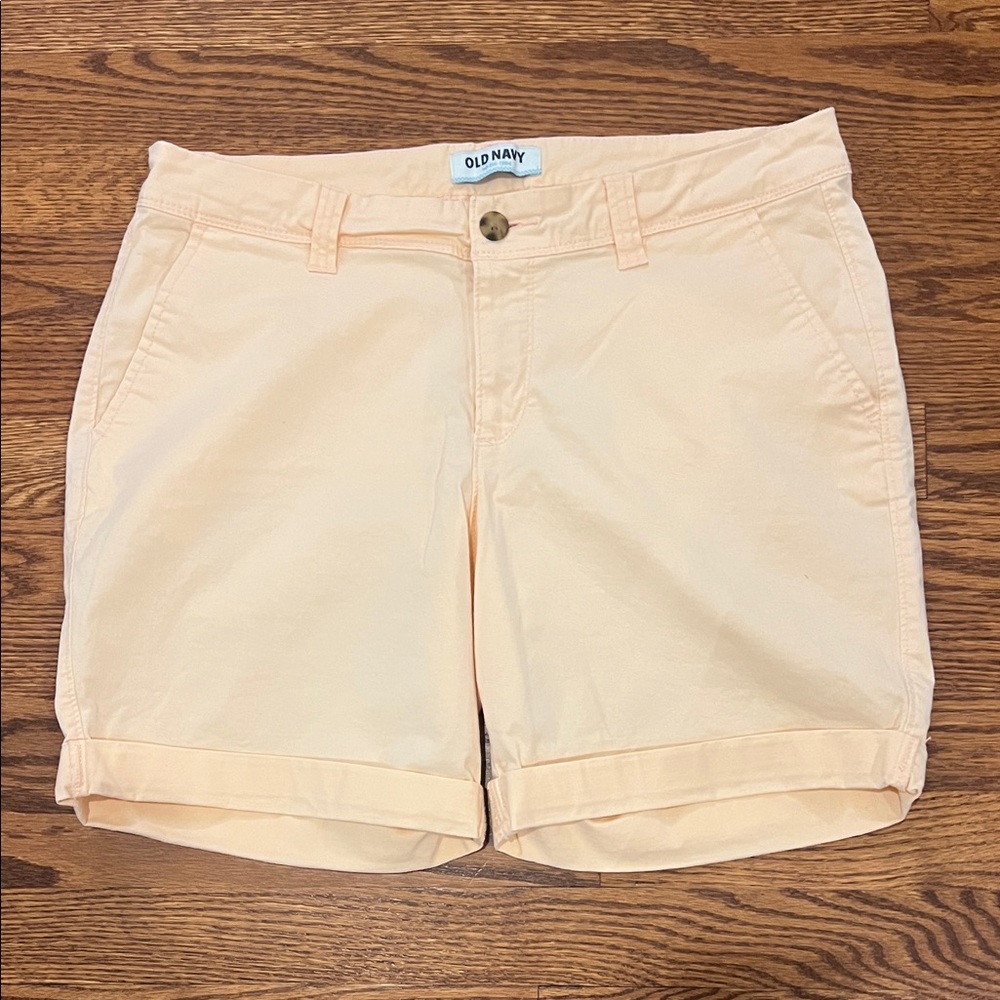 Old Navy Women's Light Peach Bermudas